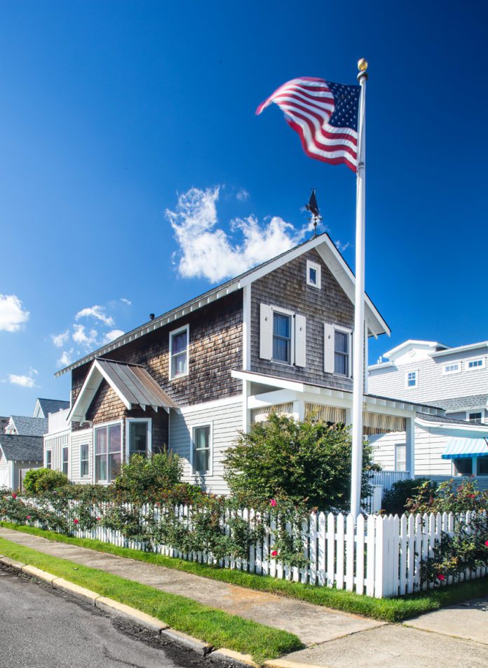 Manasquan, Home exterior