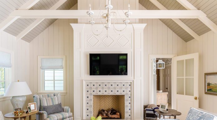 Charming Pool House Decor