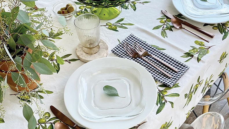 11.1_Olive Leaf Tablecloth_USD SU25_thefoxshop