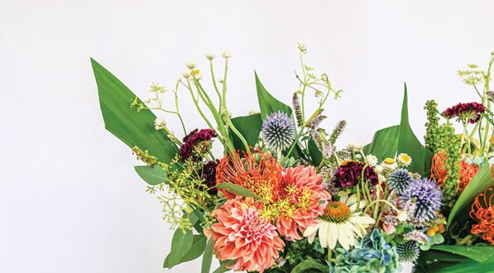 Hosting Hack: Mini Floral Arrangements