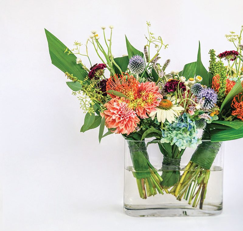 01_Three Floral Arrangements designed by Robert Upwall_USD FA25_Kimmy Hammons